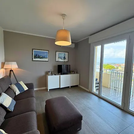 Schiusa Apartment